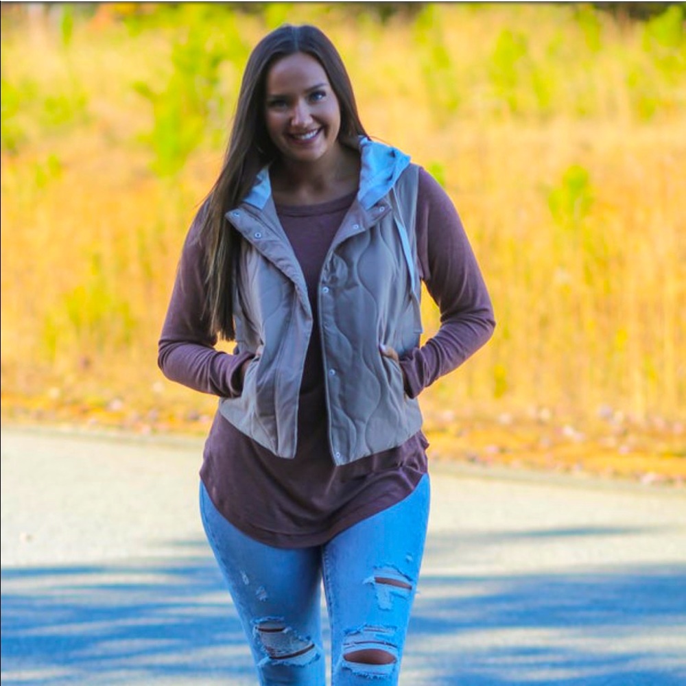 Brand New w/Tags! Mocha Quilted Hooded Vest Size;L Open to offers :)